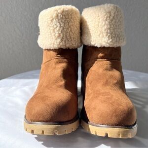 Brown Short Winter Fleece Block Heeled Boots Size 8.5 - Brand New